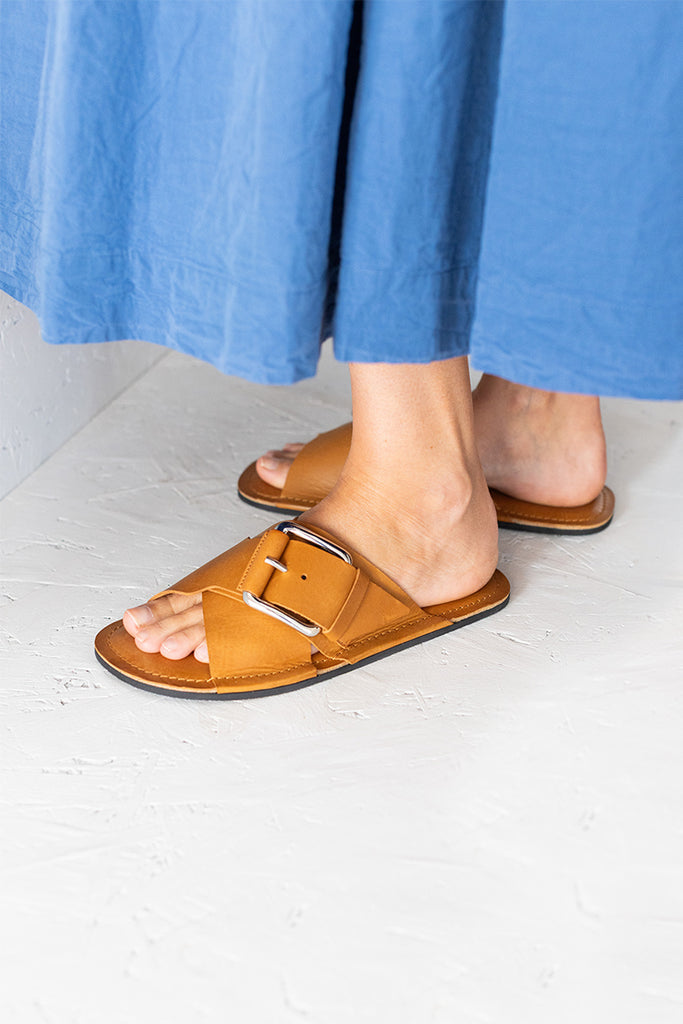 Cross Strap Leather Sandals - Tobacco