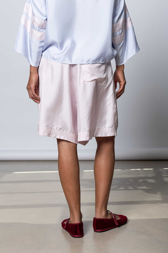 Silk Twill Jomid Shorts - White Lilac/Camas Blue