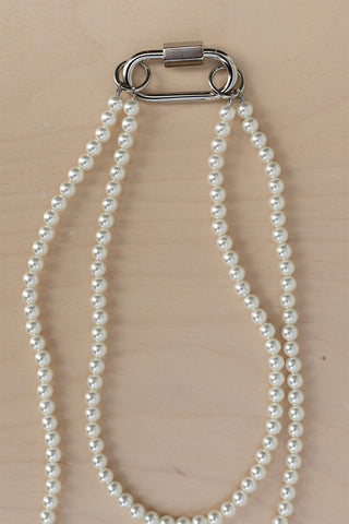 Fragment  Pearl Carabiner Necklace