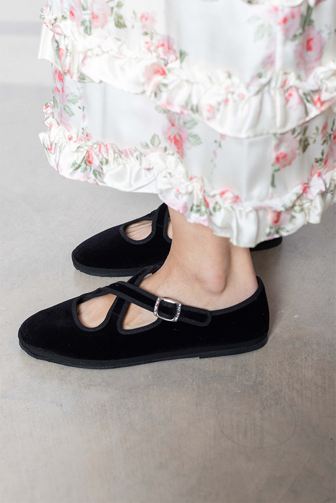 Velvet Nexus Cross Over Slippers - Black