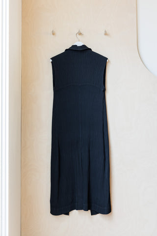 Issey Miyake Pleated Sleeveless Jacket - Black