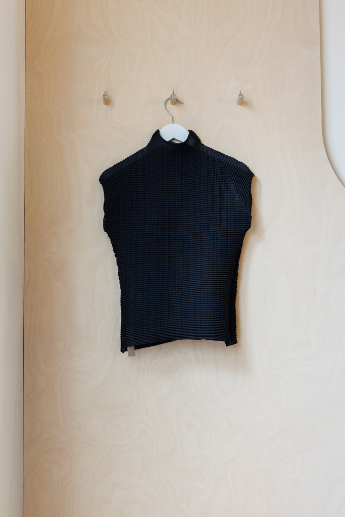 Issey Miyake Mock Neck 3D Pleat Top - Black