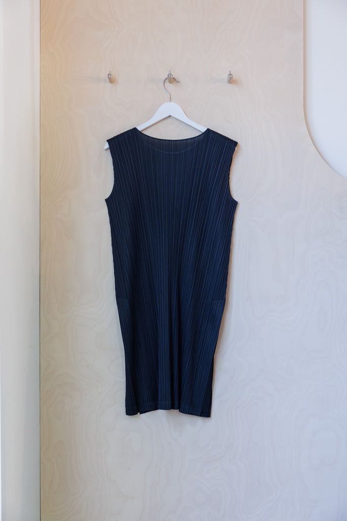 Pleats Please Sleeveless Tunic Top - Black