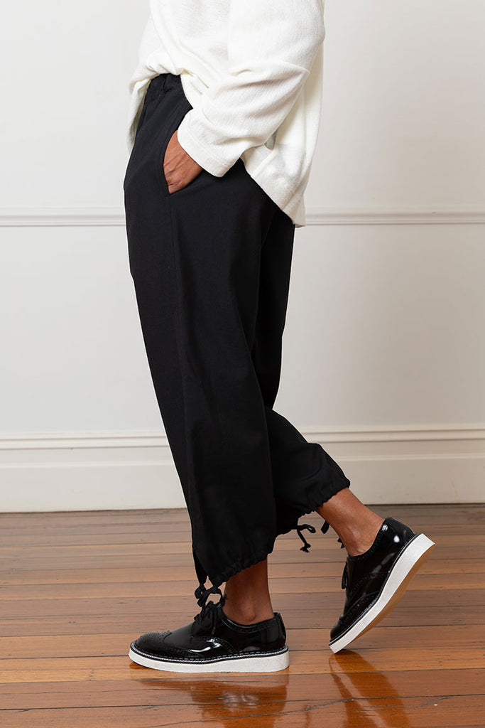 Tropical Wool Drawstring Hem Pants - Black