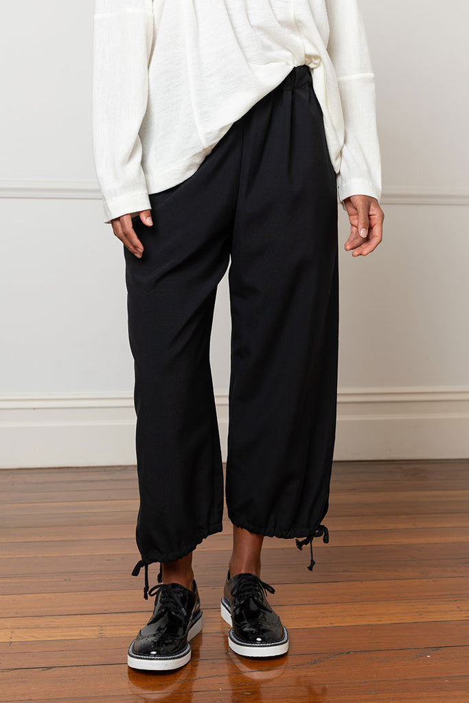 Tropical Wool Drawstring Hem Pants - Black