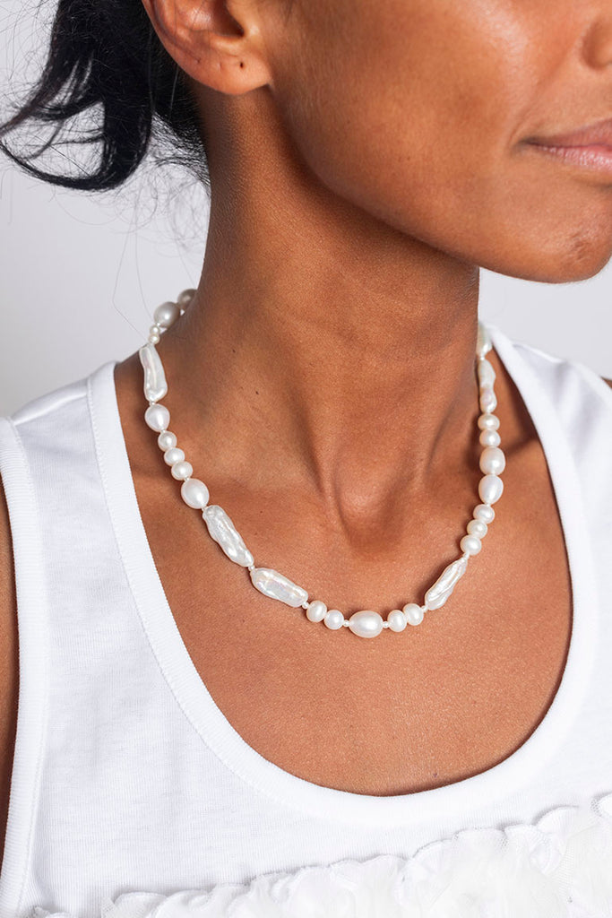 Baroque Pearl Legato Pattern Necklace