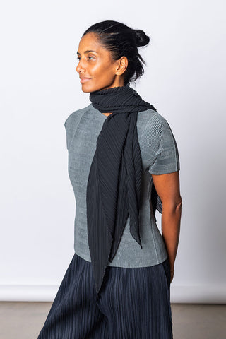 Basics Pleated Scarf - Black