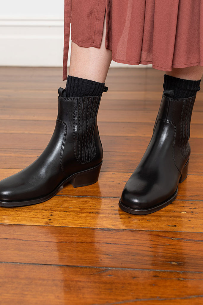 Chelsea Boots - Black