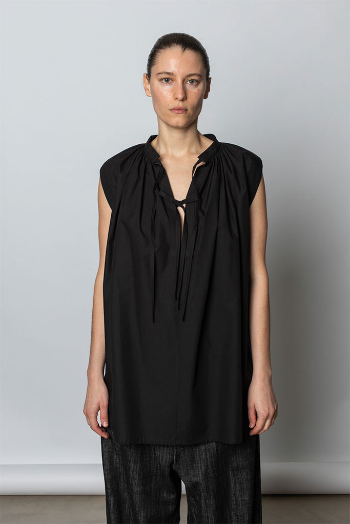 Compact Typewriter Sleeveless Blouse - Black