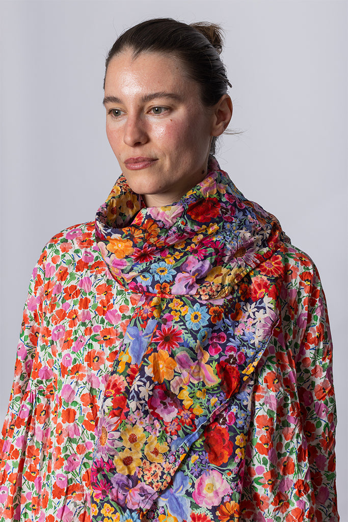 Daniela Gregis Scialle Shawl Lavato - Floral G at Poepke.com Liberty Floral Cotton Scarf. Multi colour. 