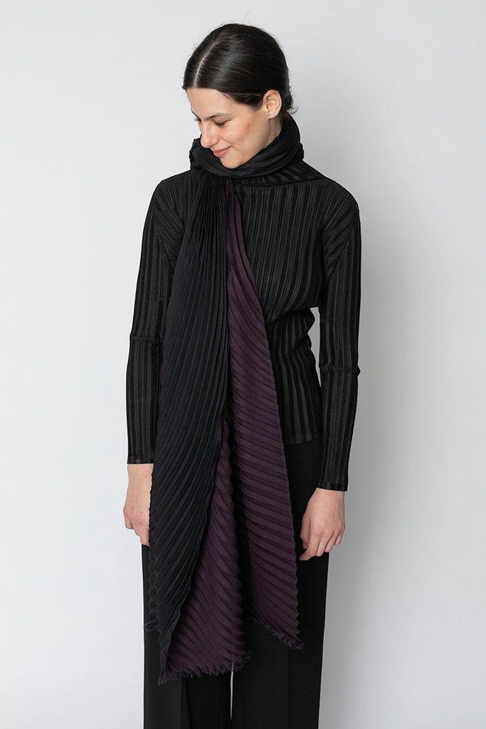 Double Pleats Stole - Black