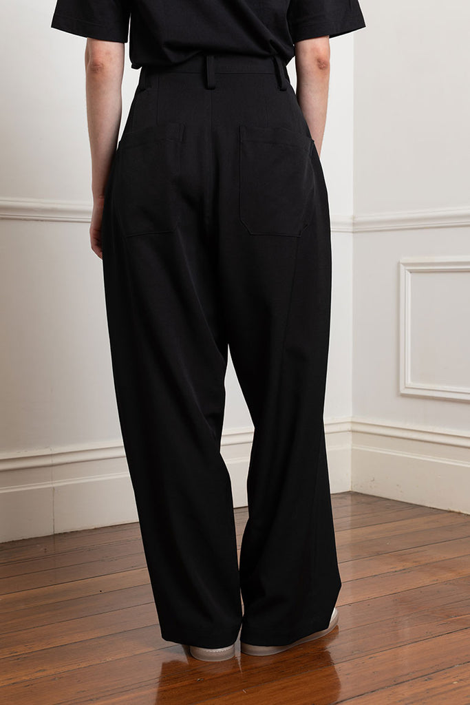 Double Tucked Front Pants - Black