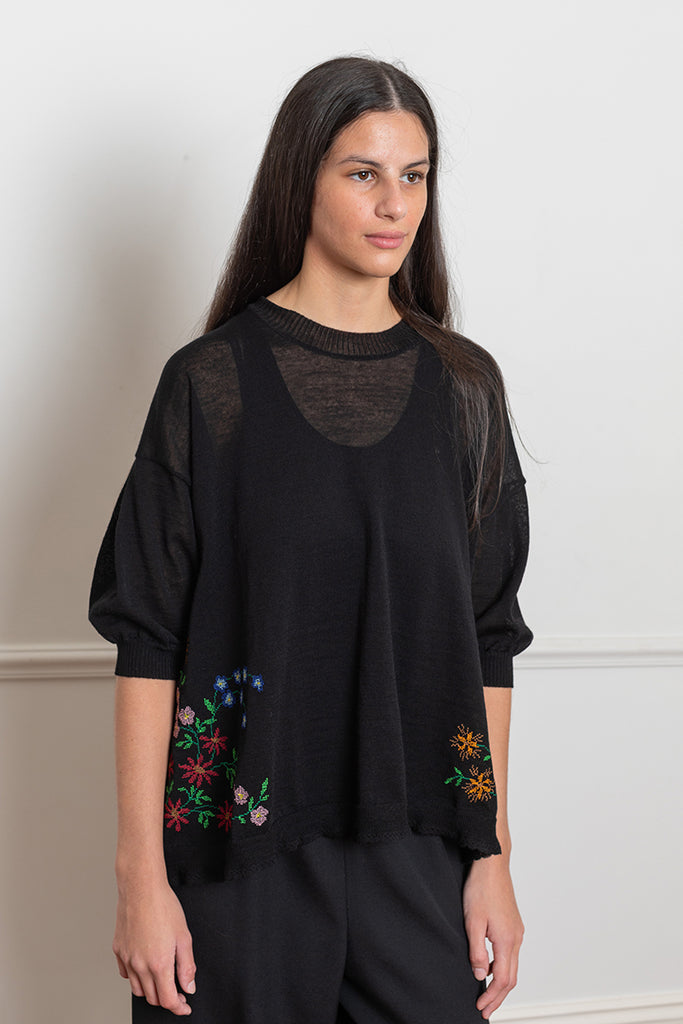 Embroidered Short Sleeve Sweater - Black