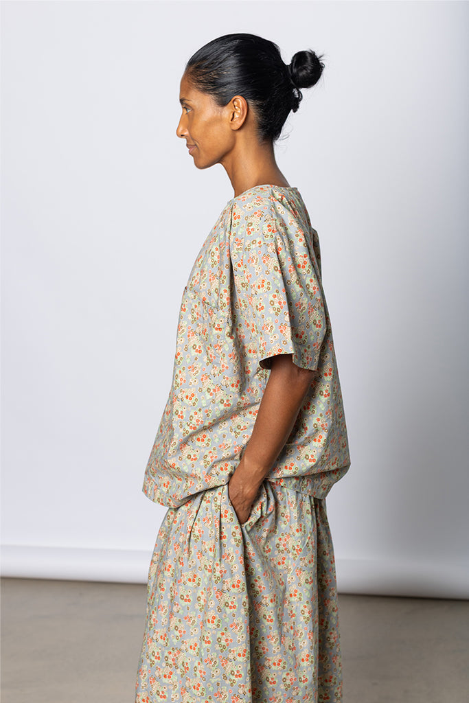 Friedrich Tee - Dusty Blue Floral