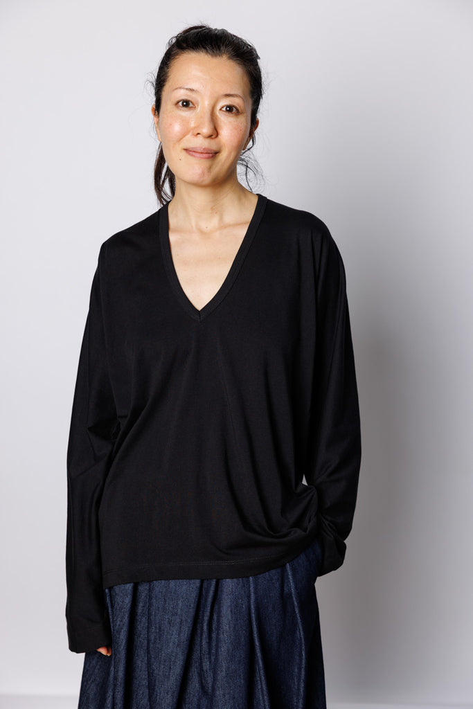Hena Bis V-Neck T-Shirt - Black