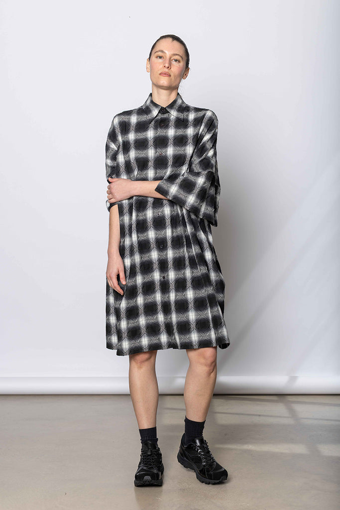 K Gathered Shirt Dress - Black/White
