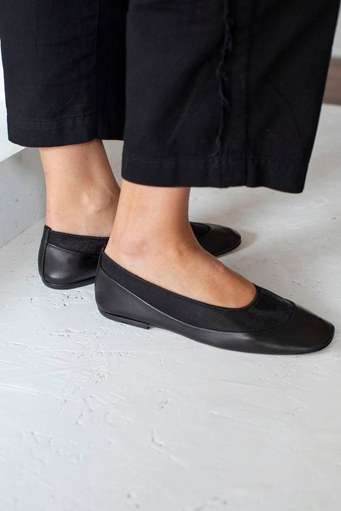 Mesh Trim Leather Ballet Flat - Black