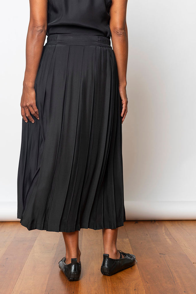 Organic Silk Pleated Skirt - Black