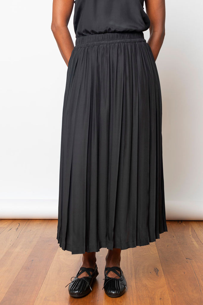 Organic Silk Pleated Skirt - Black