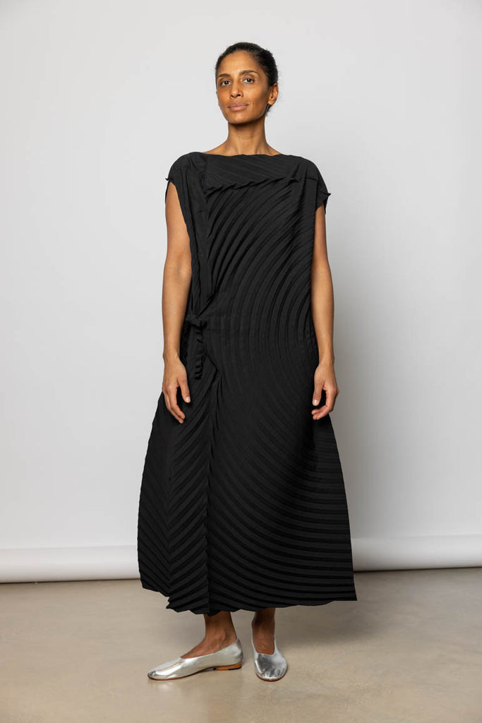 Paper Bag Pleats Dress - Black