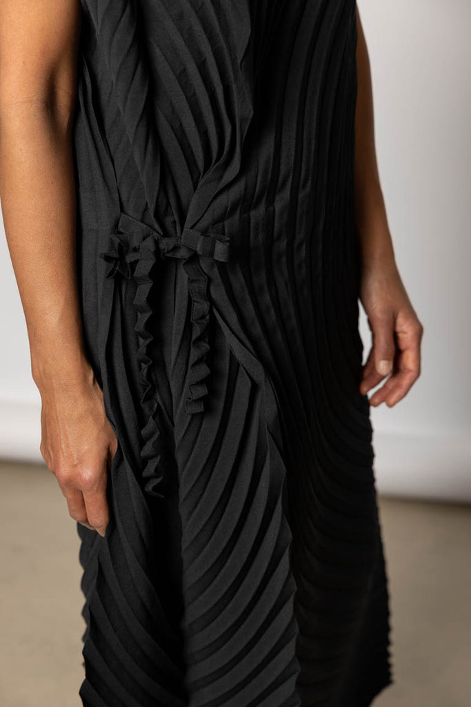 Paper Bag Pleats Dress - Black