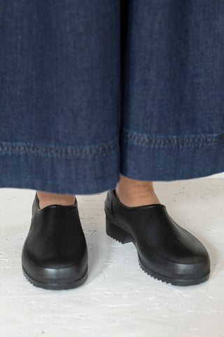 Plasticana Gardenia Clog - Noir at Poepke.com 1
