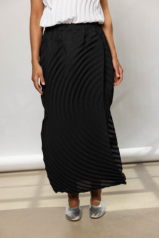 black pleated skirt Issey Miyake