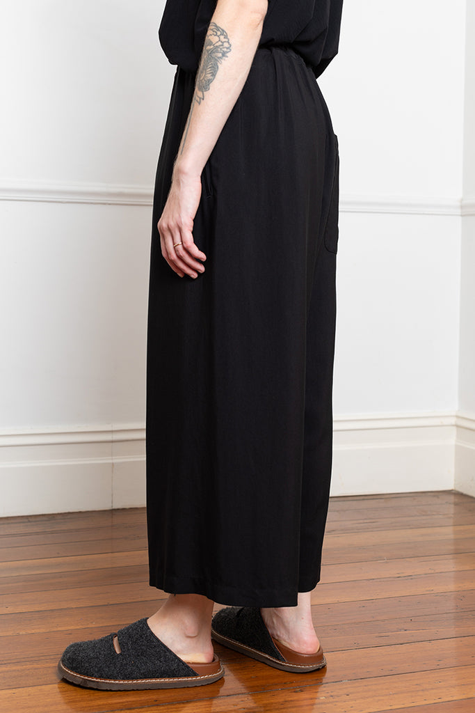 Rayon Cupro Front Tucked Wide Pants - Black