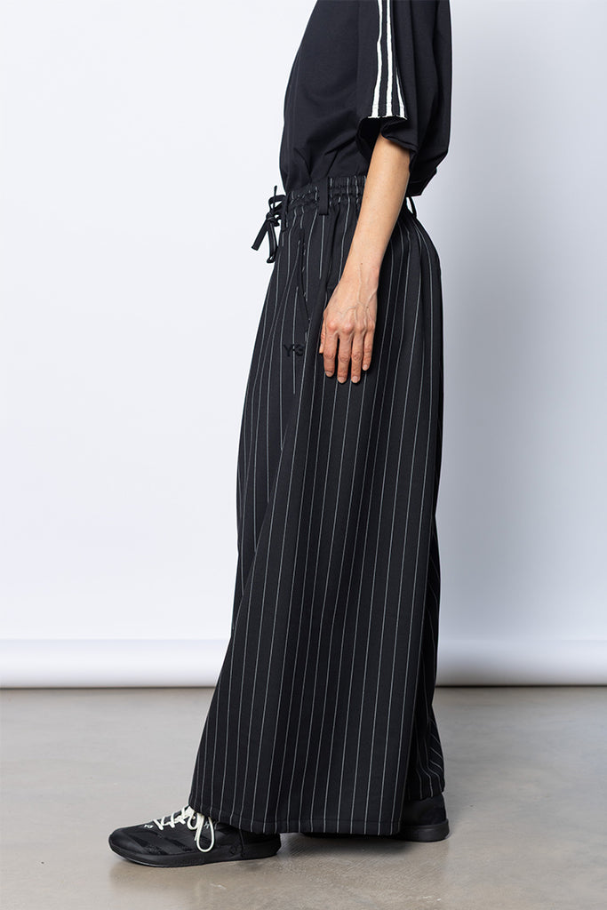 Refined Wool Cropped Wide Leg Pinstripe Pant - Black