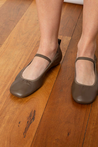 Square Flat Ballerina - Taupe