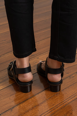 Square Heeled Sandals With Straps 35 - Black