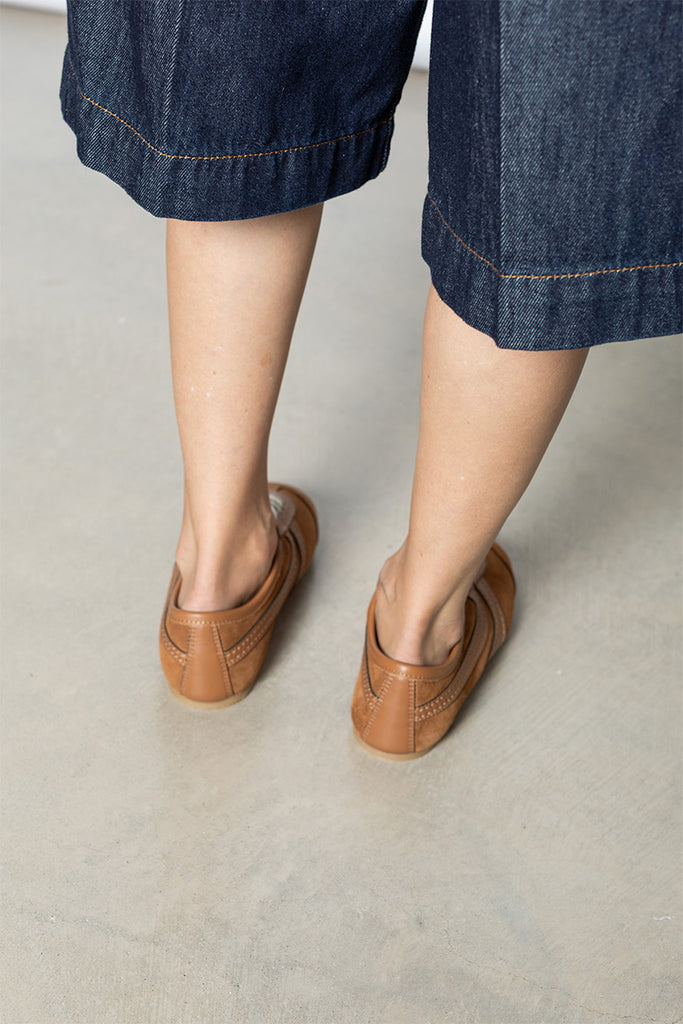 Suede Sneakers - Tan