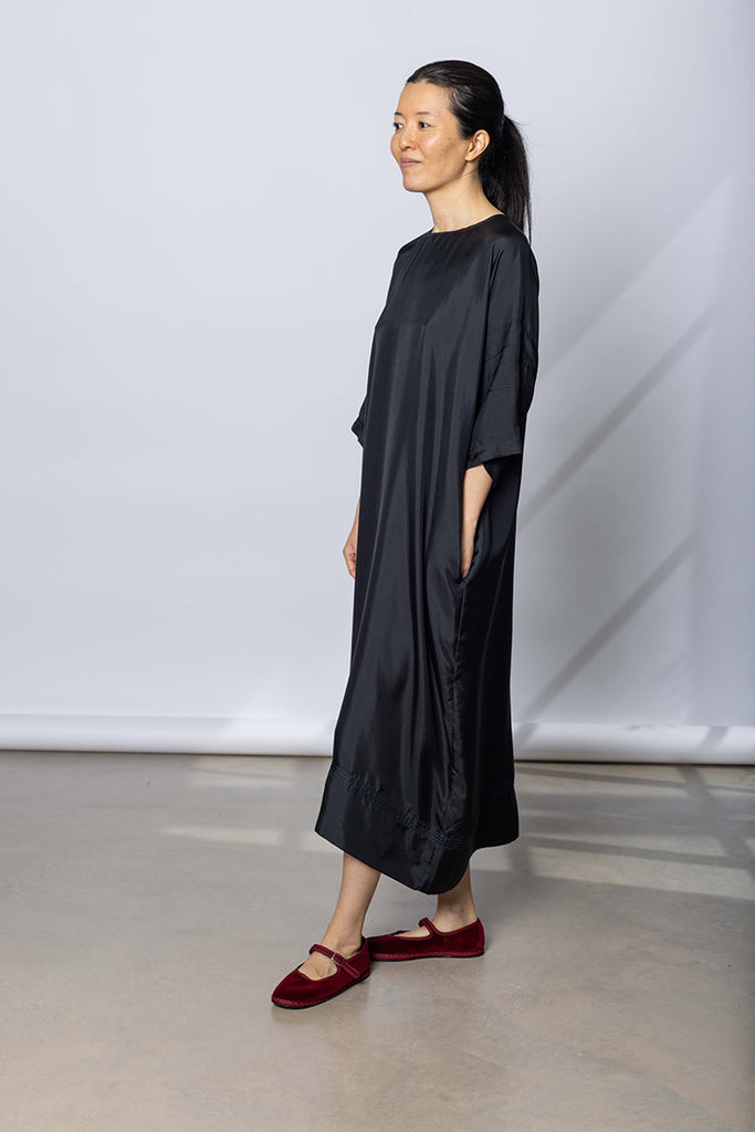 Silk Twill T-Shirt Dress - Printer Black