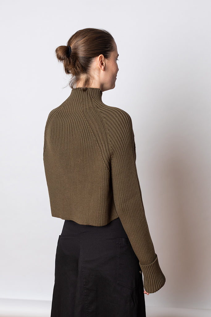 Tight Round Neck Pullover - Khaki