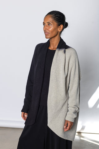 Upside Down Cape - Black/Light Grey