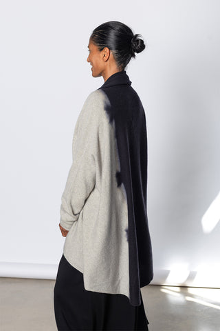 Upside Down Cape - Black/Light Grey