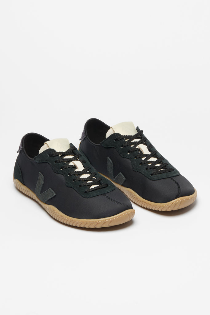 Veja x Baserange Sneakers - Black