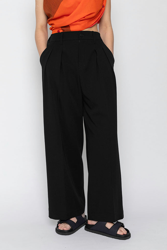 Wool Gabardine Pleated Pant - Black