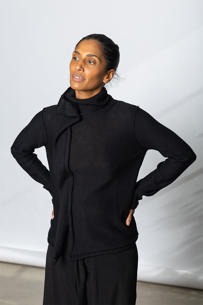 Contrast Trimmed High Neck Pullover - Black