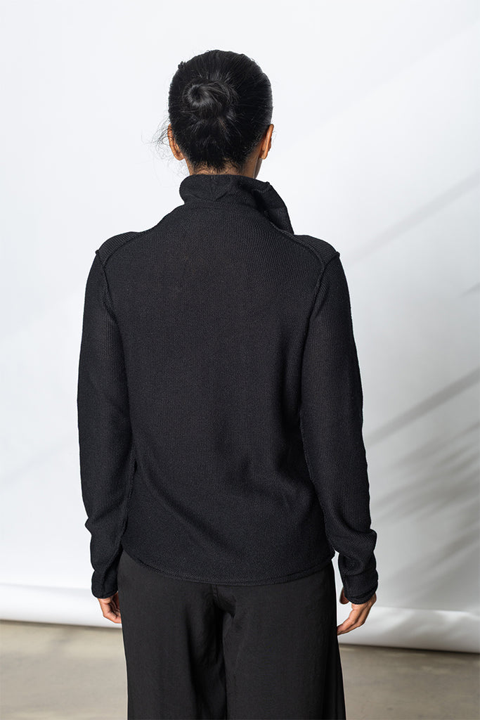 Contrast Trimmed High Neck Pullover - Black