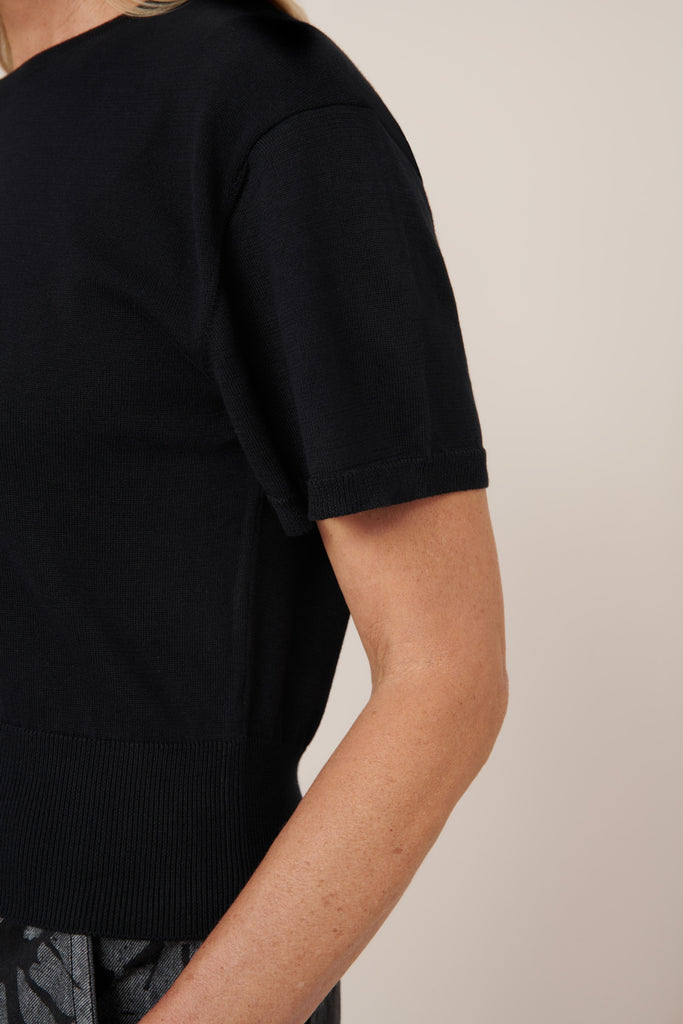 Silhouette Top - Black